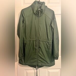 Columbia Women’s S Forest Green Rain Jacket w/Hide able Hood & Waist Tightener